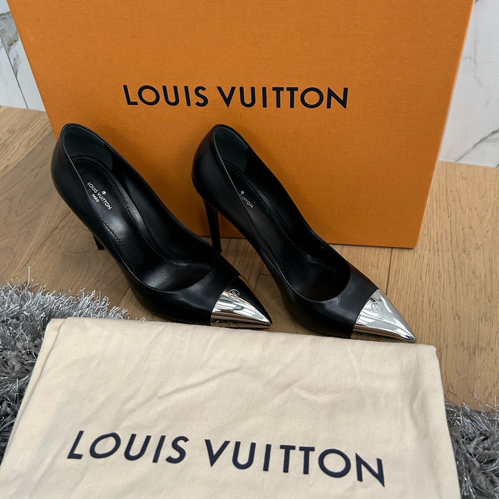 Louis Vuitton Heel black size 39 brand new